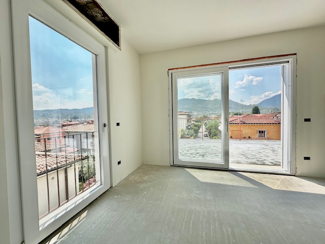 Quadrilocale via Gratarolo, Centro, Salò
